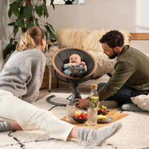 medium_MC2840_2020_maxicosi_Home_Cassia_Lifestyle_House_momdadbabyinswingrelaxing_Landscape_RGB-300x300